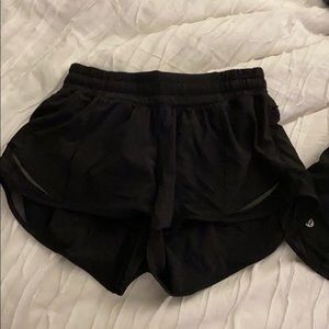 lulu women’s hotty hot shorts II 2.5”